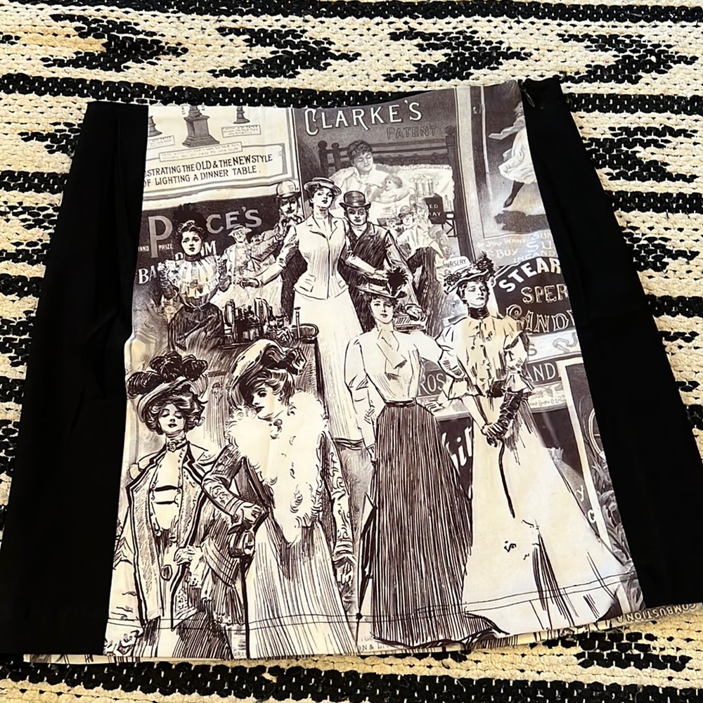 Printed black and white skirt